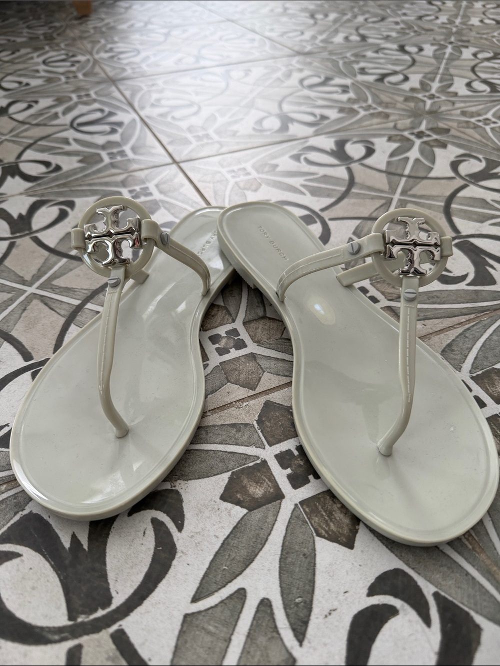 Tory Burch Light Gray Miller Logo Jelly Thong Sandals